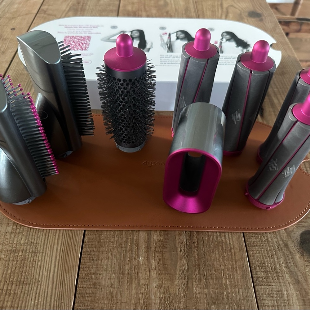 Dyson Hair Styling Set with Pink Accents - only used a few times - Picture 4 of 8